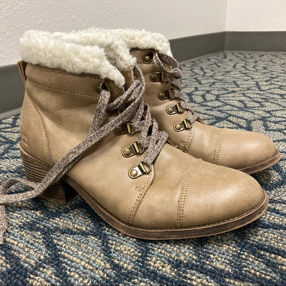 Billabong brown, fleece-lined winter booties - size 9